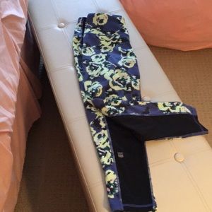 Victoria Secret active capri